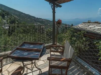 To Stefani tis Makrinas - 67