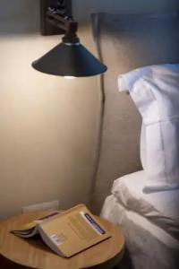 To Stefani tis Makrinas - 104