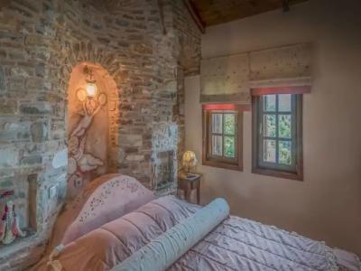 To Stefani tis Makrinas - 61