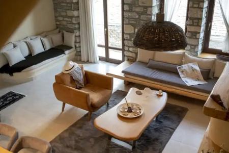 To Stefani tis Makrinas - 115