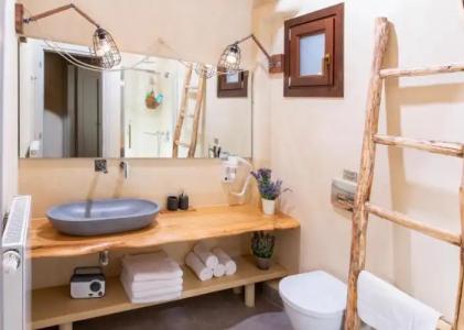 To Stefani tis Makrinas - 133