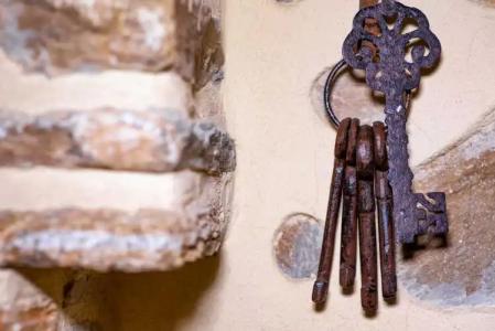 To Stefani tis Makrinas - 27