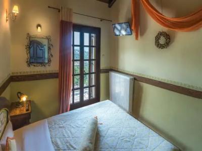 To Stefani tis Makrinas - 37