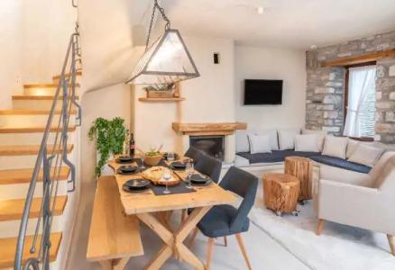 To Stefani tis Makrinas - 18