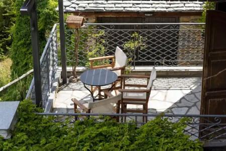 To Stefani tis Makrinas - 77