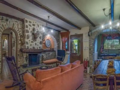 To Stefani tis Makrinas - 40