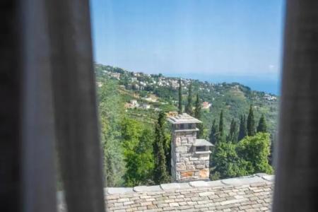 To Stefani tis Makrinas - 150