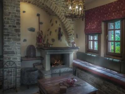 To Stefani tis Makrinas - 65