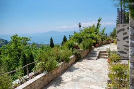 To Stefani tis Makrinas - 160