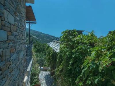 To Stefani tis Makrinas - 68