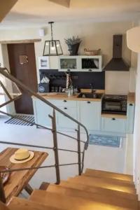 To Stefani tis Makrinas - 116