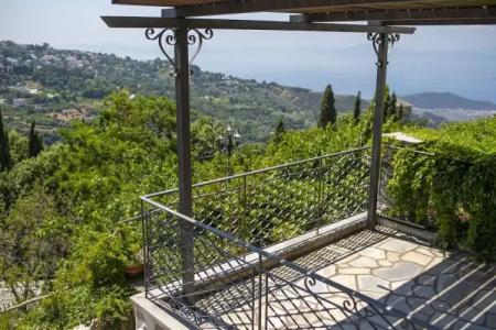 To Stefani tis Makrinas - 56