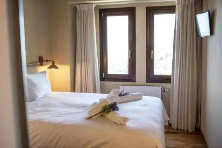 To Stefani tis Makrinas - 105