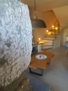 To Stefani tis Makrinas - 93