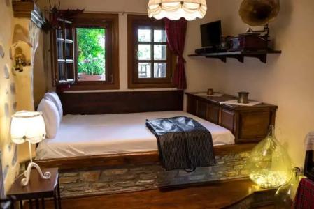 To Stefani tis Makrinas - 22