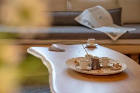 To Stefani tis Makrinas - 157