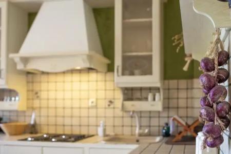 To Stefani tis Makrinas - 76