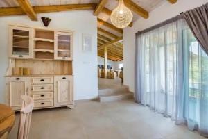 Rodon House Aparthotel, Лименария