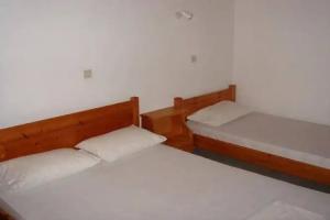 ZagaMilos Hotel, Корони