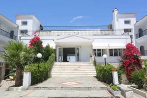 Отель «Hilltop», Ханиоти