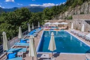 Nymfes Hotel, Лутраки