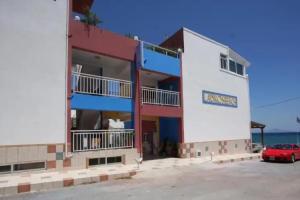 Ladikos Beach Hotel, Кардамена