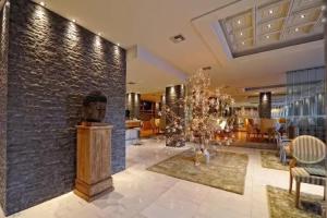 Hotel «George», Каламата