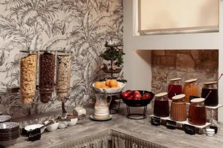 Aeolos Boutique and Suites - 10