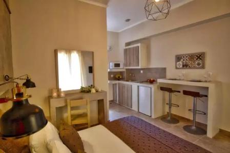 Two Brothers Studios & Apts - 20