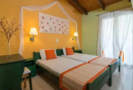 Two Brothers Studios & Apts - 2