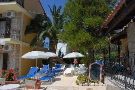 Two Brothers Studios & Apts - 13