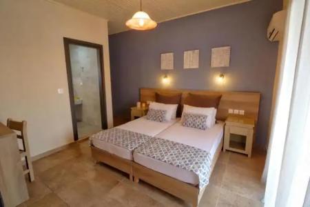 Two Brothers Studios & Apts - 40