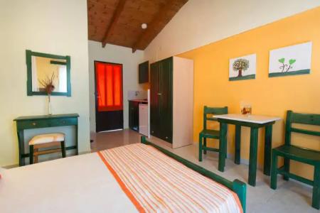 Two Brothers Studios & Apts - 4