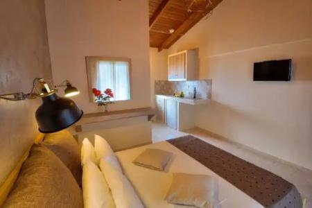 Two Brothers Studios & Apts - 23