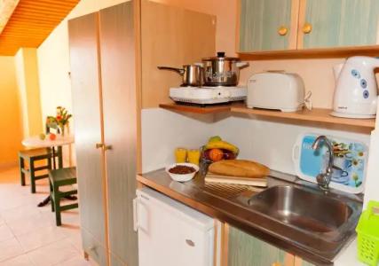 Two Brothers Studios & Apts - 16