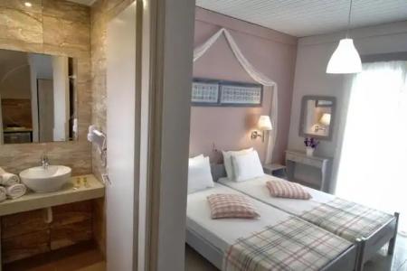 Two Brothers Studios & Apts - 29