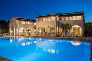 Апарт-отель «Dominoes Corfu», Ипсос