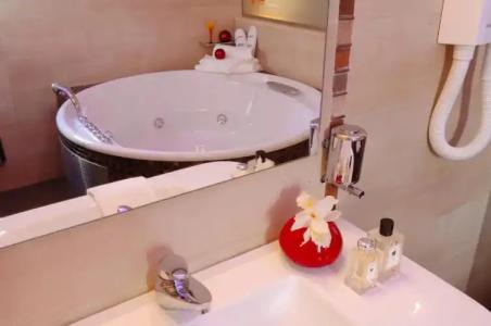 Olympic Fashions - 102