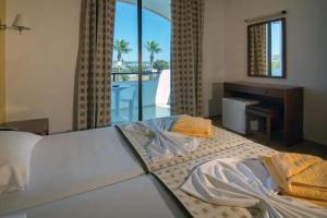 Hercules Hotel, Фалираки