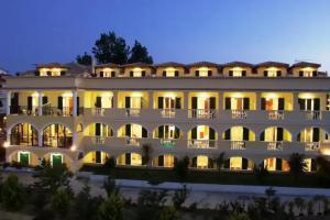 Denise Beach Hotel, Лаганас