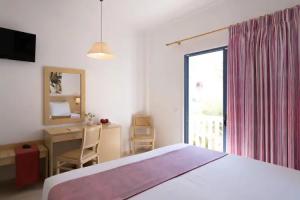 Hotel «Sunshine», Камари