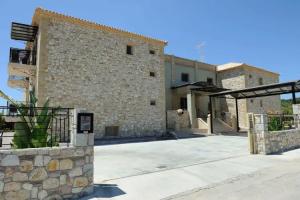 Tsokas Hotel, Финикунда