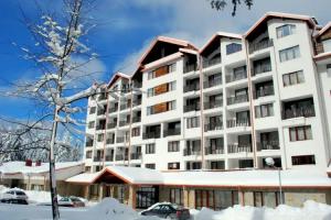 Mountain Paradise in Aparthotel Borovets Gardens, Боровец