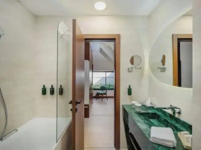 President Split - 97