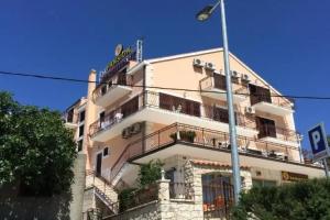 Bed & Breakfast Senator, Подстрана