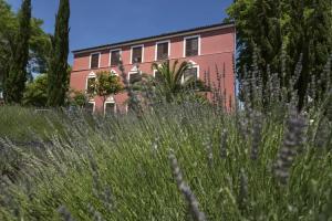 Hotel «Villa Donat», Свети Филип и Яков