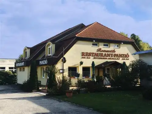 Romantik Étterem - Panzió - 0