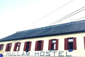 Hullam Hostel, Ревфюлёп