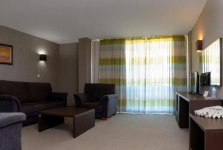 Zornitza Sands - Full Board - 22