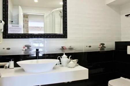 Galeria Valeria Seaside Downtown - MAG Quaint & Elegant Boutiques - 50